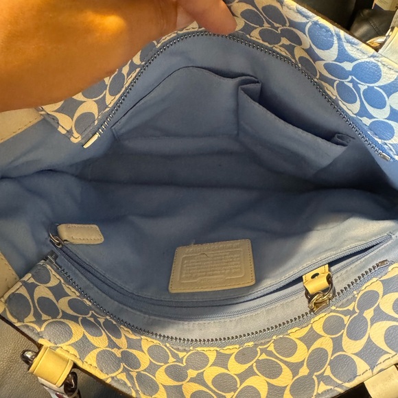 Blue and white Coach bag - Picture 11 of 11